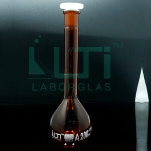 2970-AMBER GLASS WIDE MOUTH VOLUMETRIC FLASK WITH PE STOPPER, CLASS A, SERIALIZED WITH INDIVIDUAL CERTIFICATE (USP)