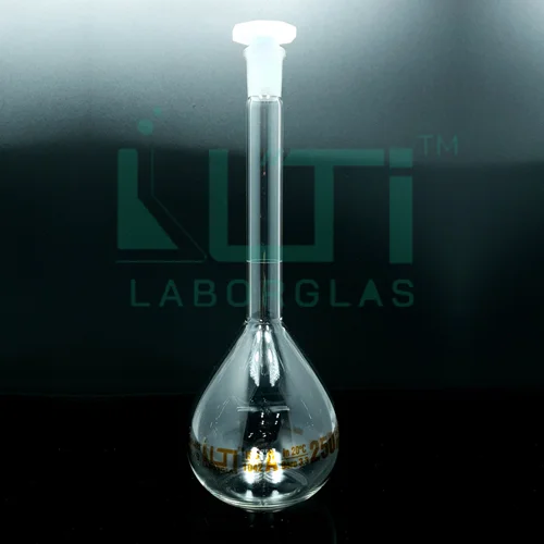 3180-CLEAR GLASS VOLUMETRIC FLASKS, CLASS A WITH PE STOPPER, DIN/ISO